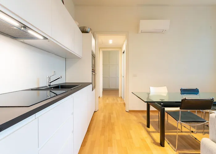 Serra 2br With Terrace By Halldis Apartament Mediolan